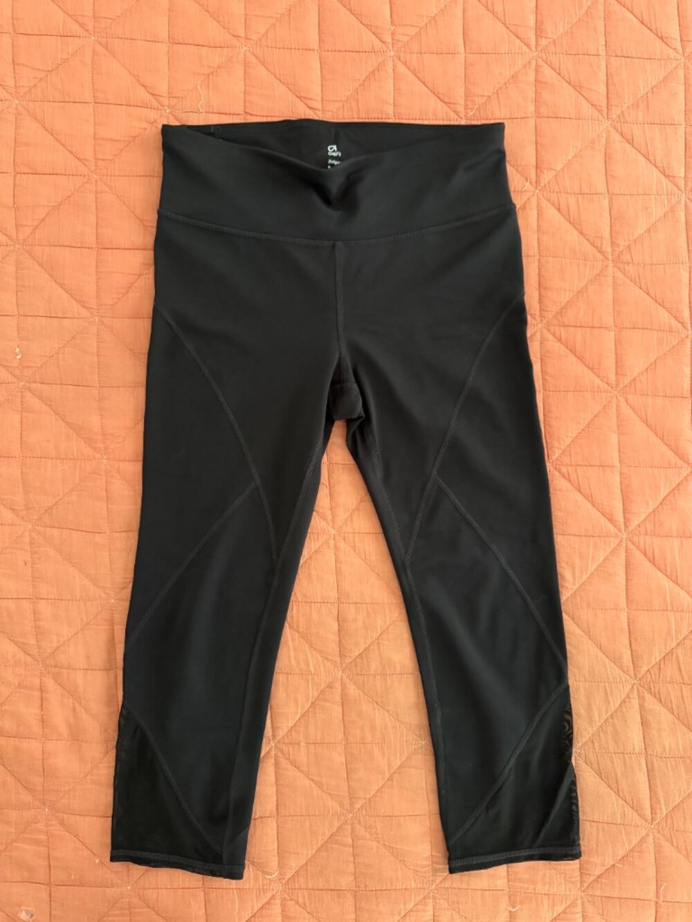 GapFit Eclipse Women's Small Black Cropped Capri Performance Leggings